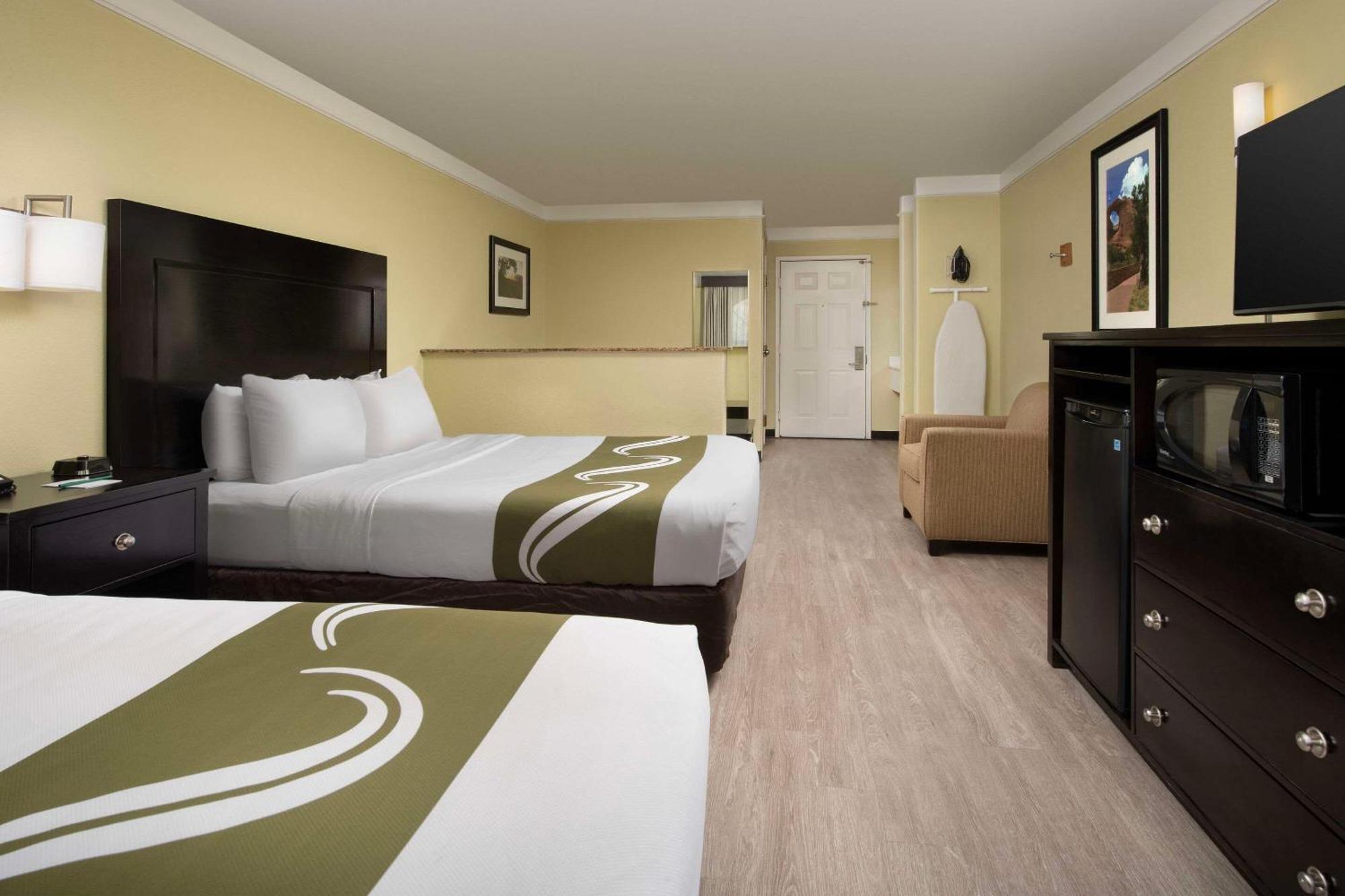 Quality & I-40 Exit 20 Hotel Gallup