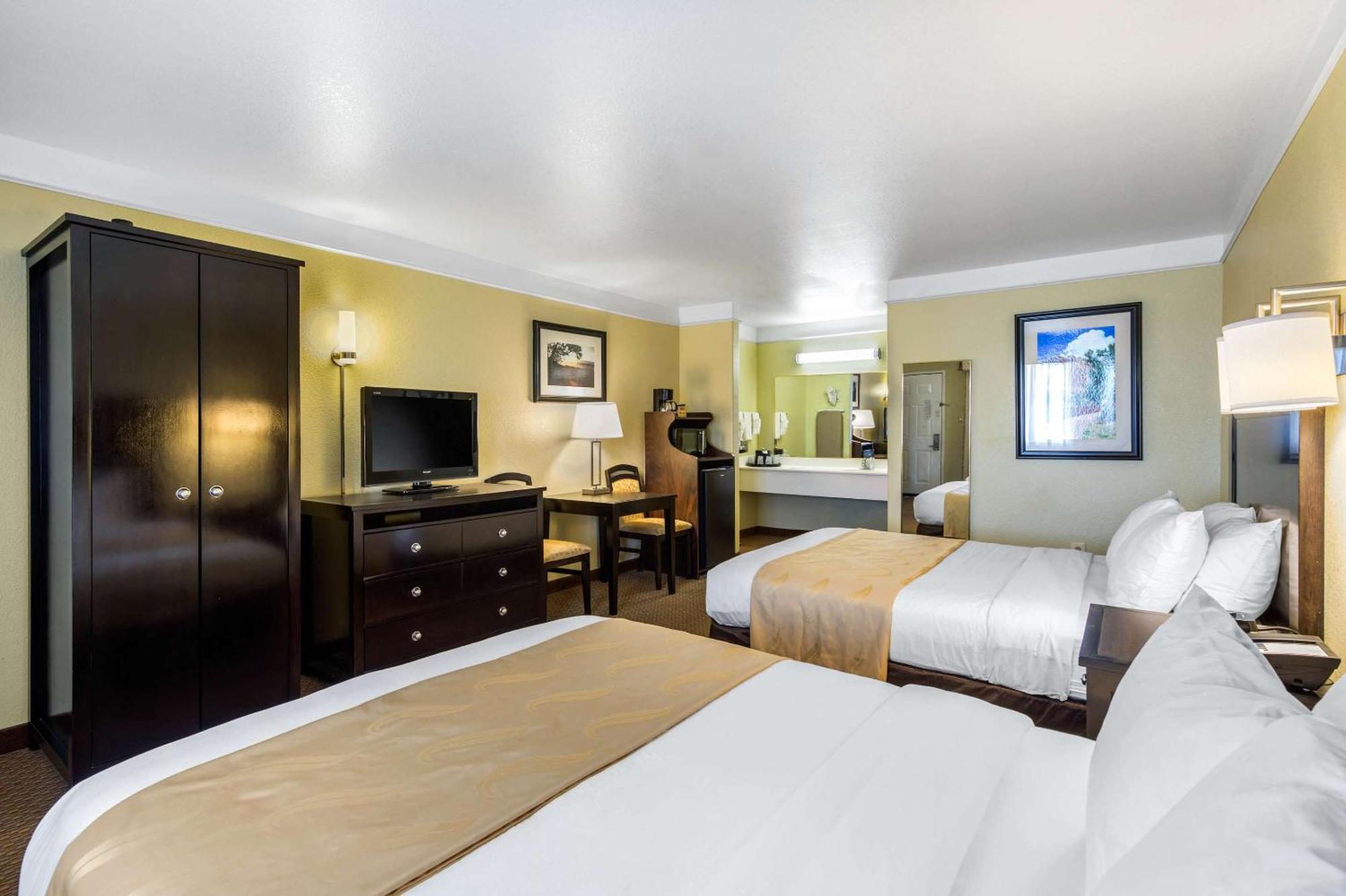 Quality & I-40 Exit 20 Hotel Gallup