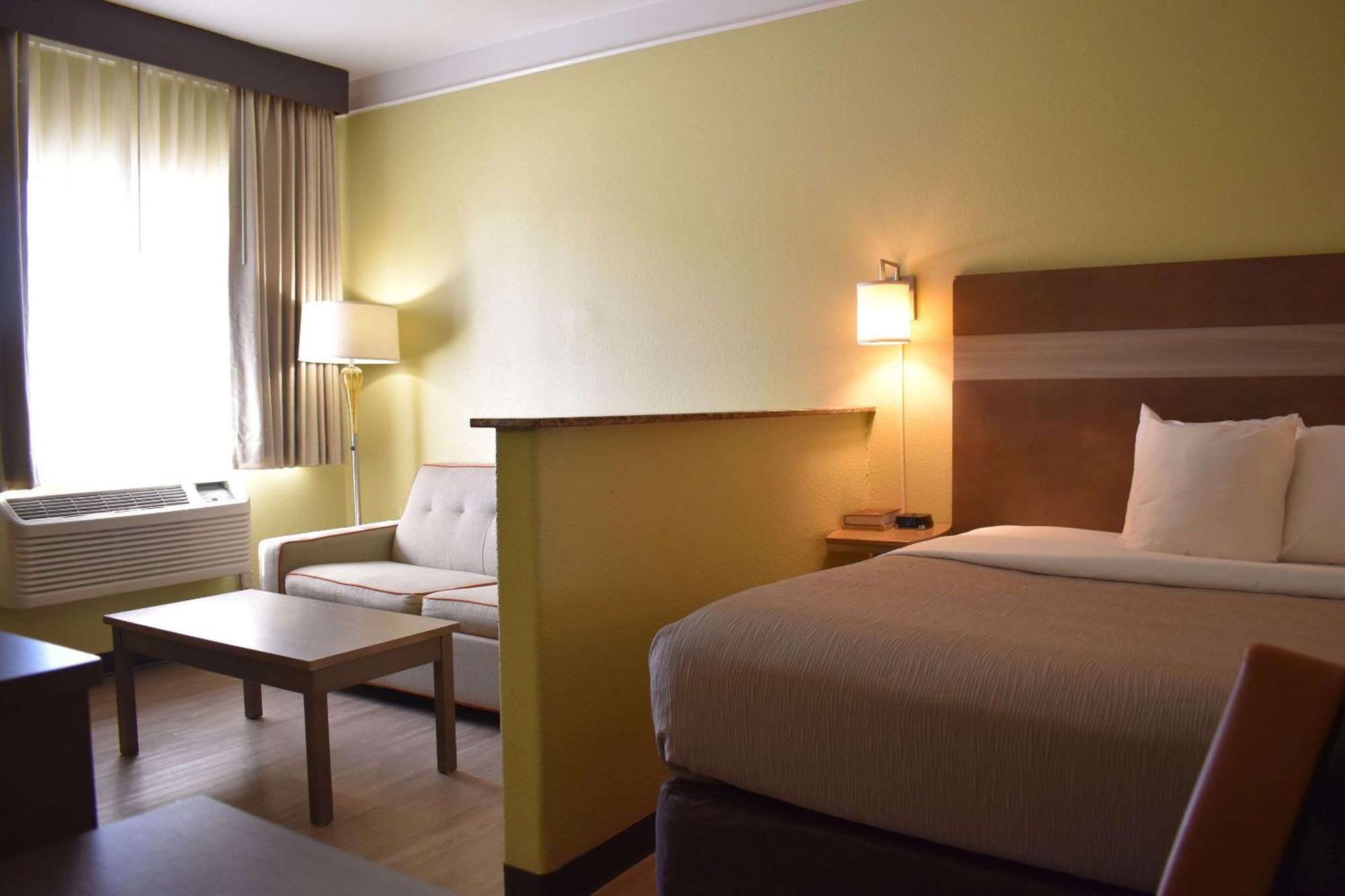 Quality & I-40 Exit 20 Hotel Gallup