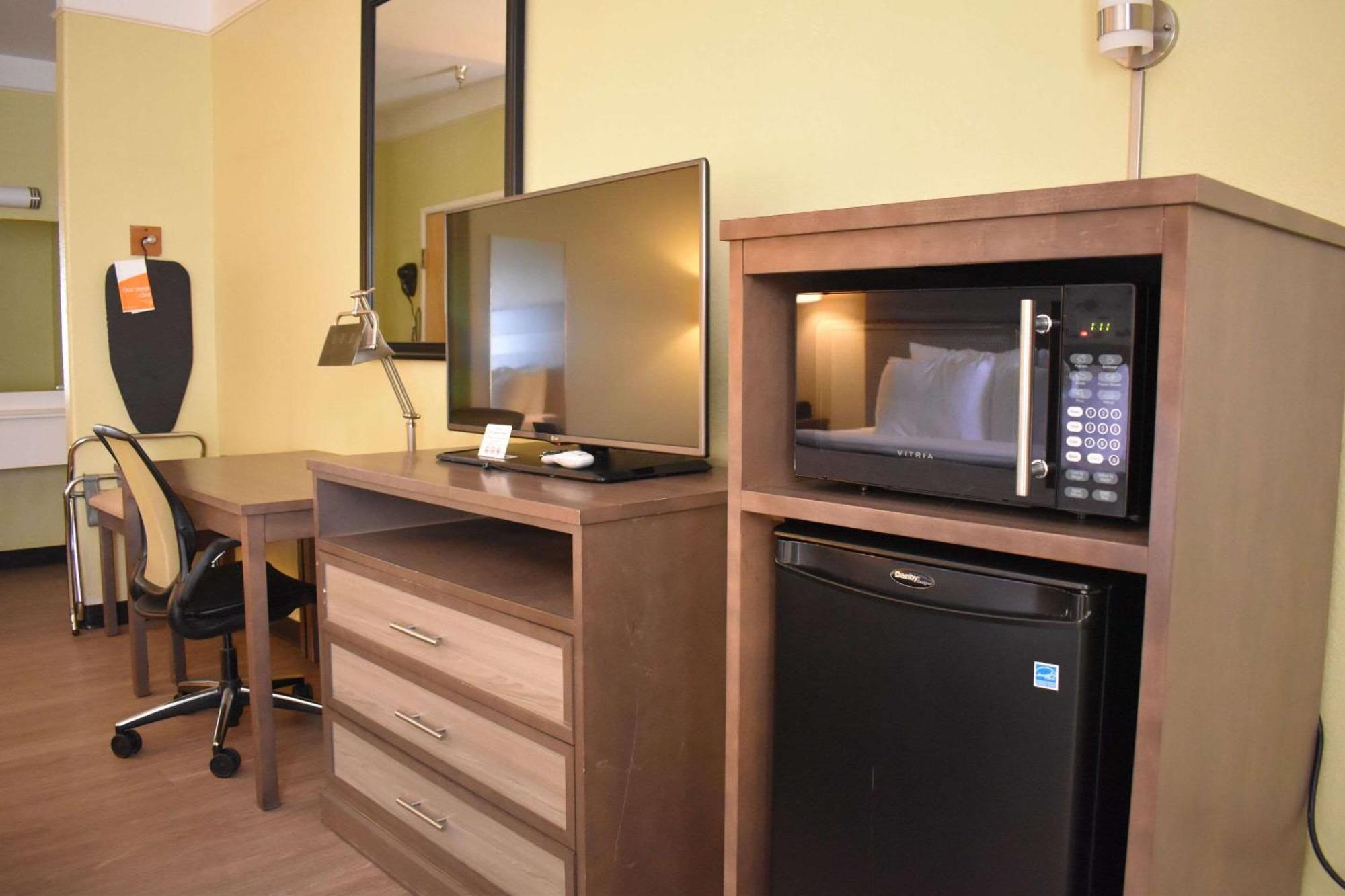 Quality & I-40 Exit 20 Hotel Gallup
