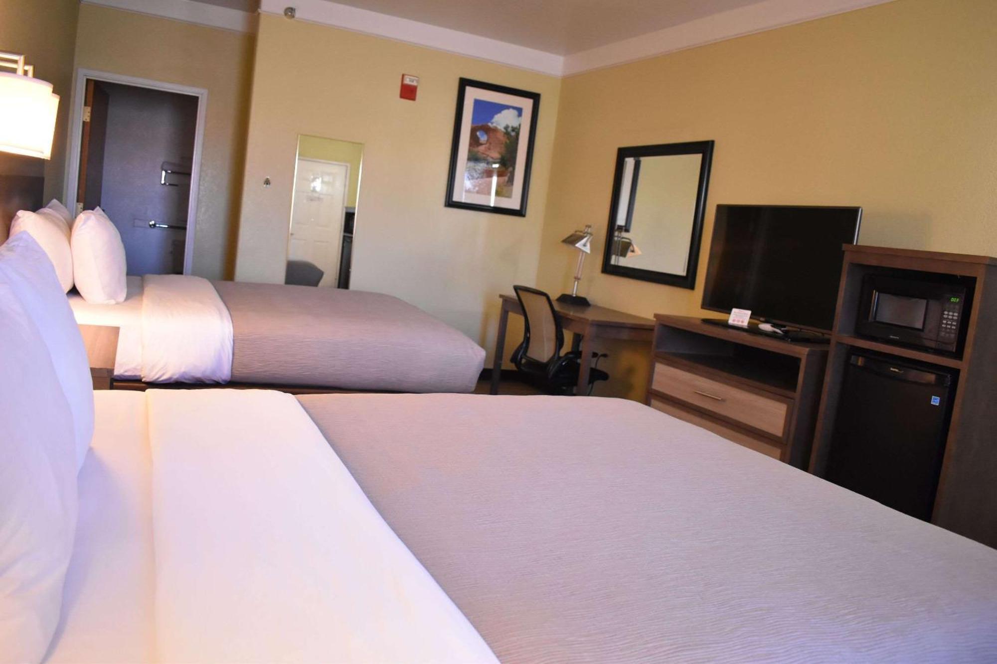 Hotel Quality & I-40 Exit 20 Gallup