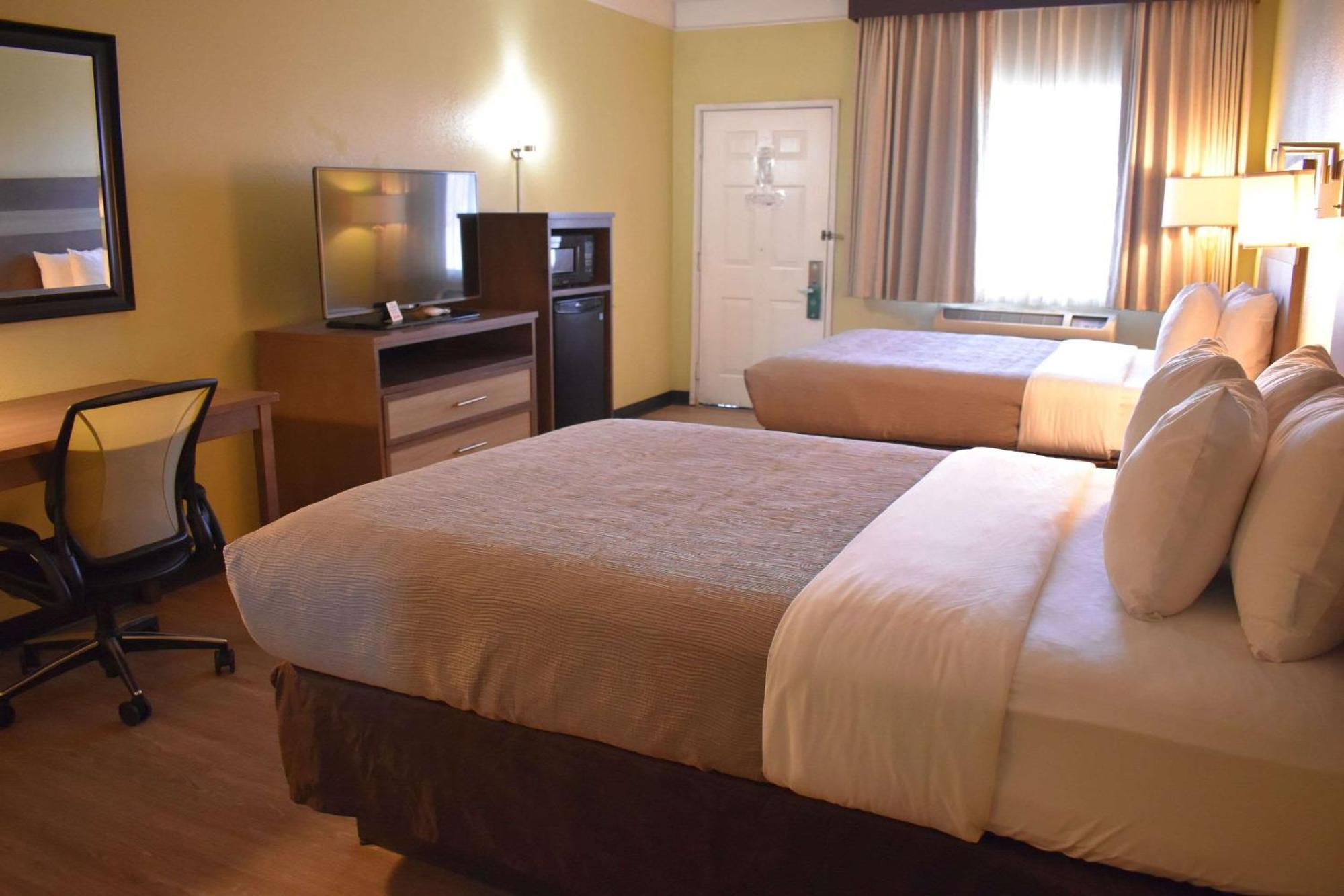 Quality & I-40 Exit 20 Hotel Gallup