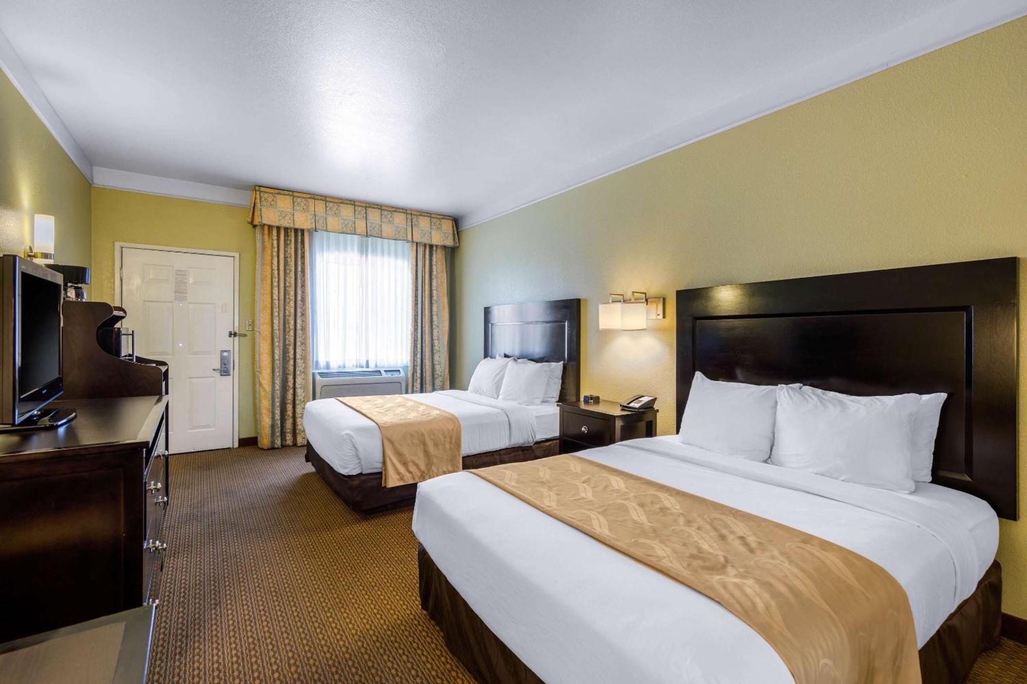 Quality & I-40 Exit 20 Hotel Gallup