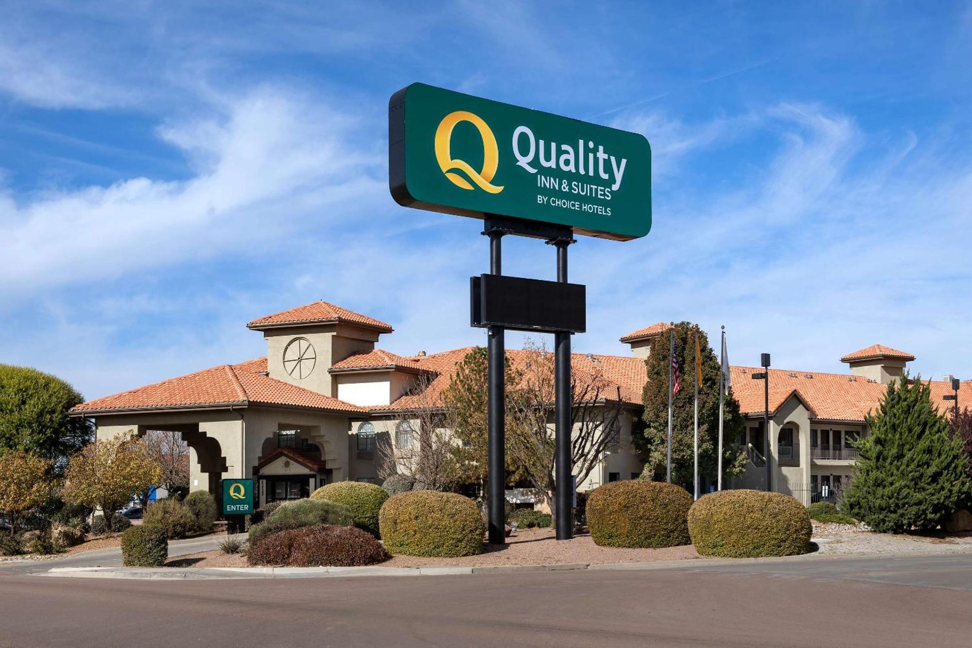 Quality & I-40 Exit 20 2* Gallup